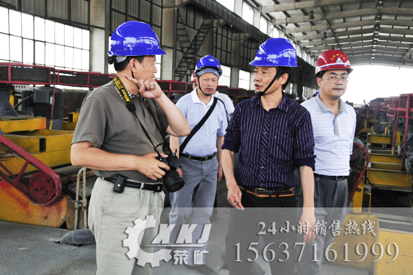河南格子球磨機廠家春節提前送溫暖